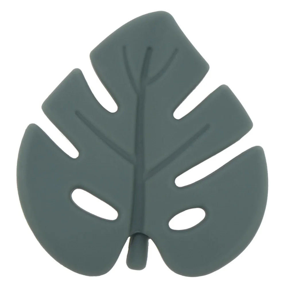 Leaf Pendant Necklace