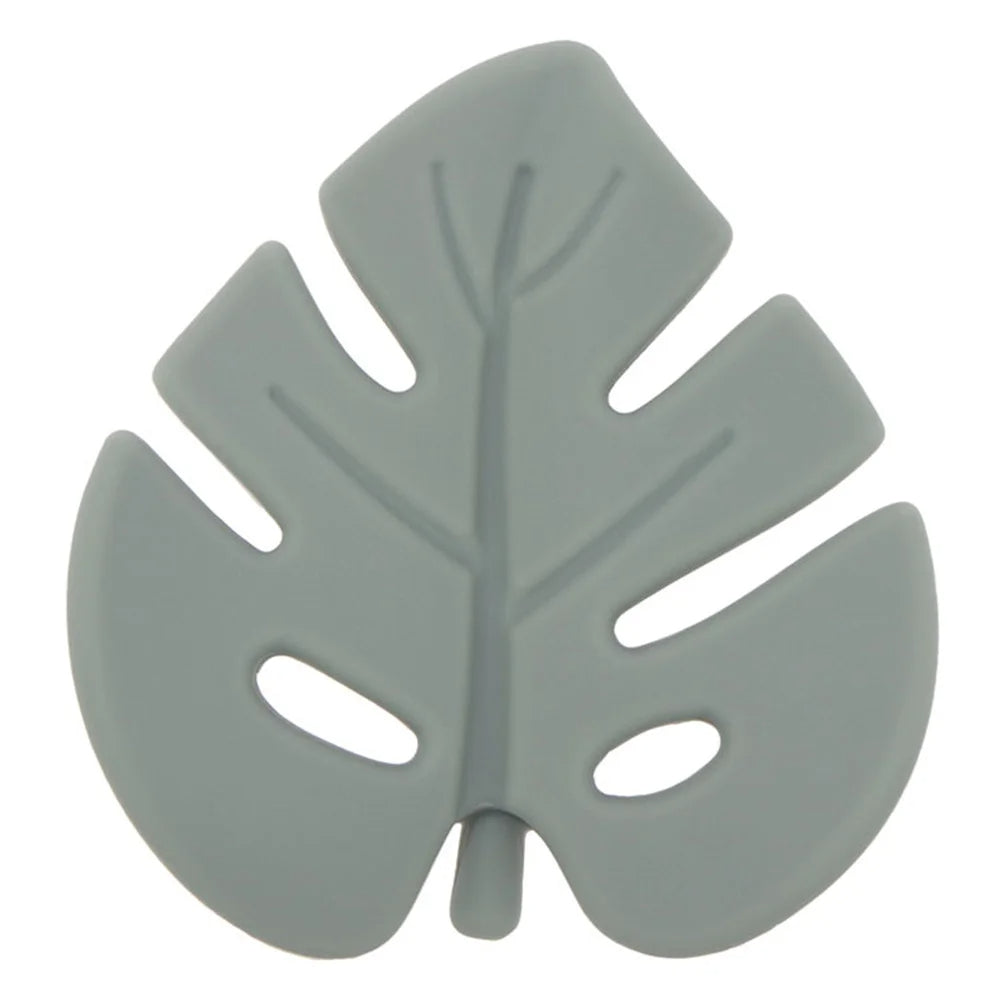Leaf Pendant Necklace